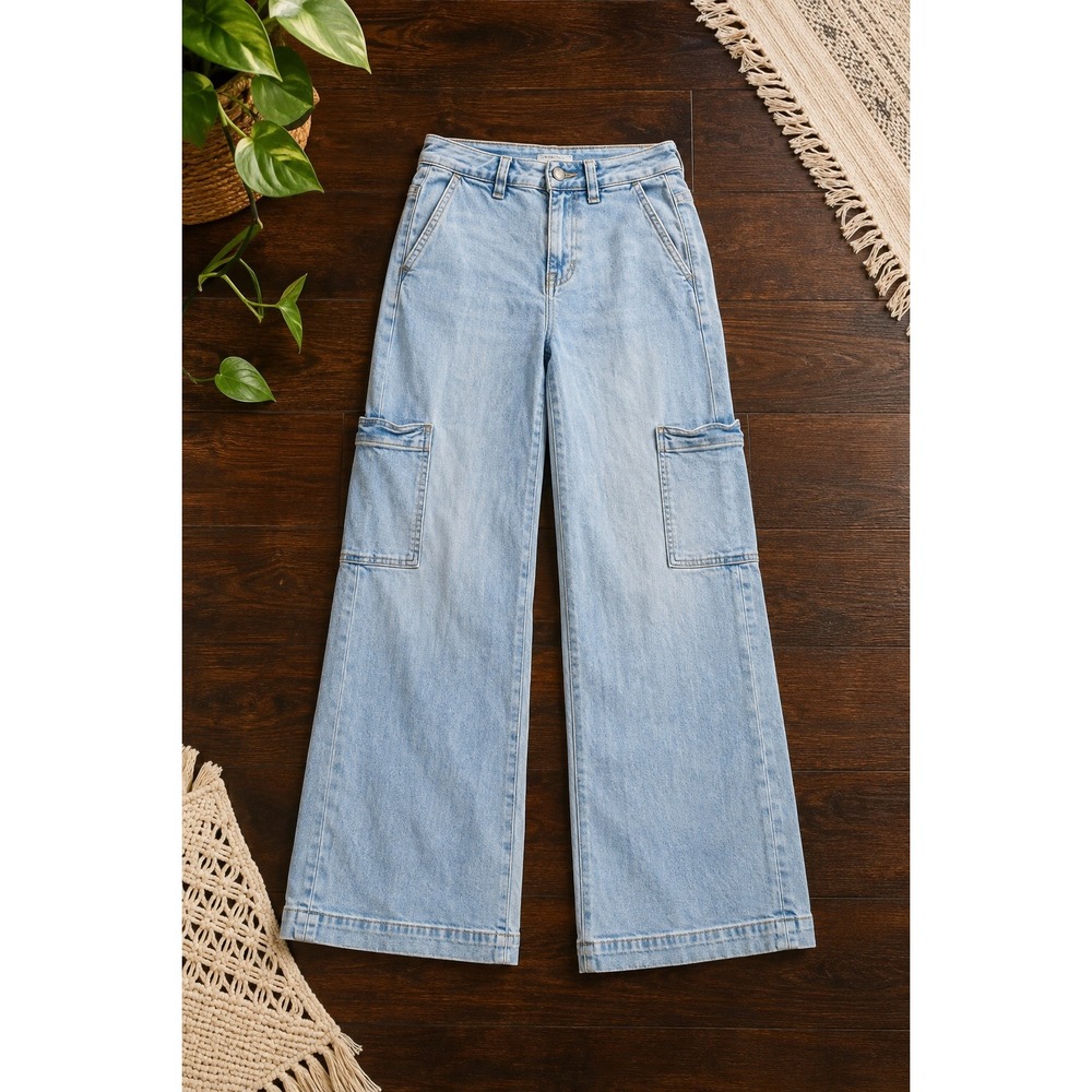 American Eagle Women Light Wash Wide Leg Cargo Jeans Size 8 High Rise Stretch